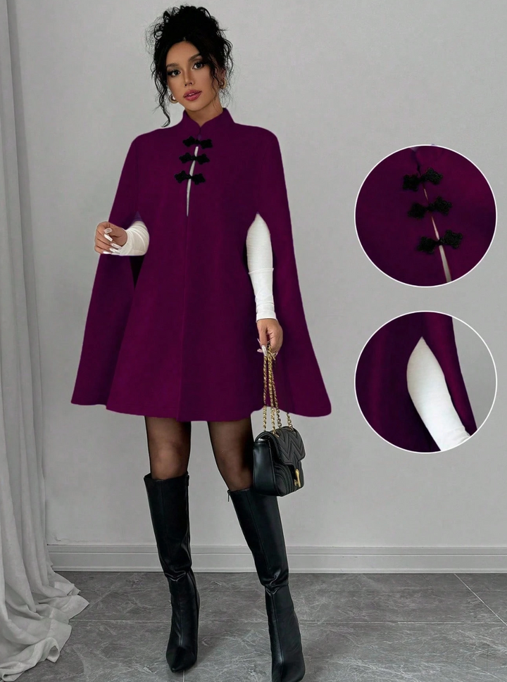 Cape élégante à fermeture décorative