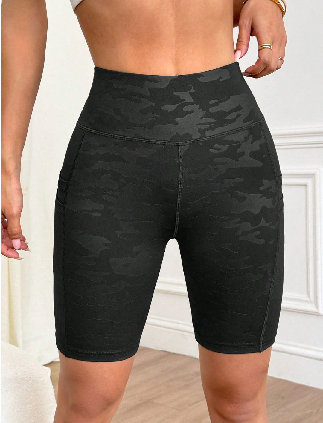 Short de sport camouflé taille haute