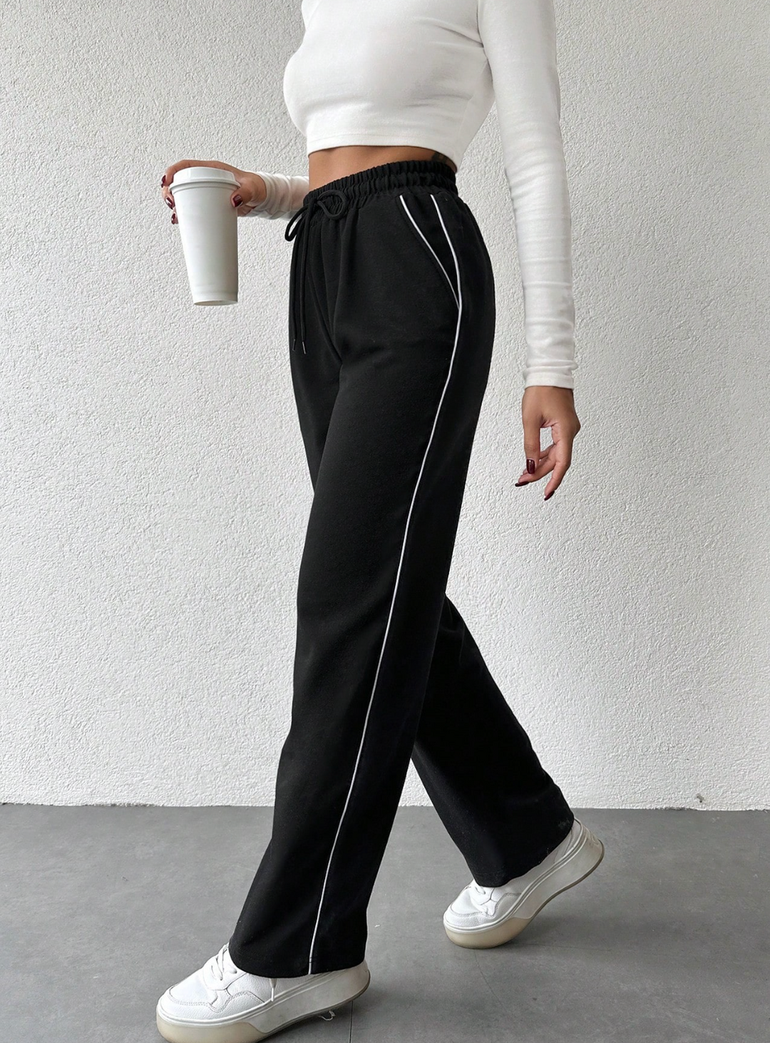 Pantalon de jogging ample avec cordon et bande latérale contrastante